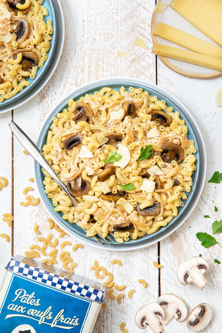 GRANDES COQUILLETTES AUX  CHAMPIGNONS