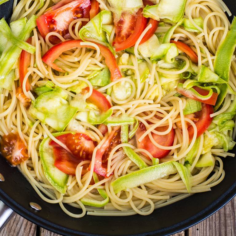 Wok de spaghetti aux légumes