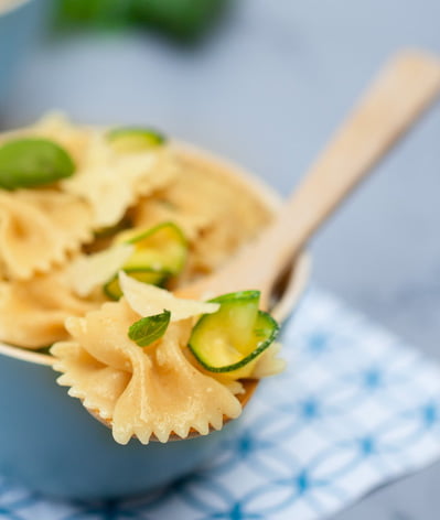 Farfalles aux courgettes marinées Farfalles aux courgettes marinées