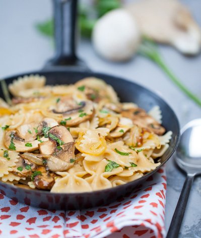 Poëlée de Farfalles aux champignons Poëlée de Farfalles aux champignons