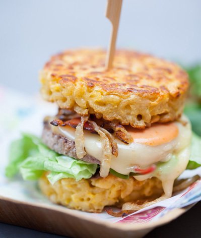 Hamburgers aux galettes de coquillettes Hamburgers aux galettes de coquillettes