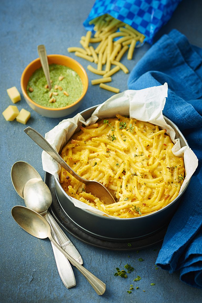 Gâteau de Macaroni au comté, pesto d’épinards et tomates séchées