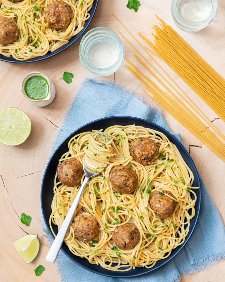 Spaghetti boulettes de thon et aromates Spaghetti boulettes de thon et aromates